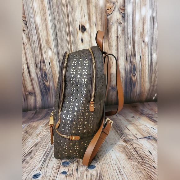 Michael Kors Medium Rhea Perforated Back - Picture 4 of 10